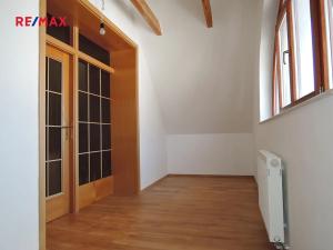 Pronájem rodinného domu, Beroun, Školní nám., 280 m2