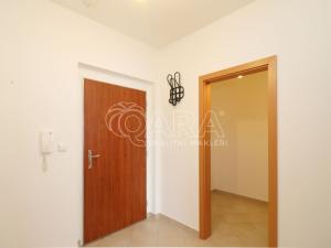 Pronájem bytu 2+kk, Praha, Sazovická, 48 m2