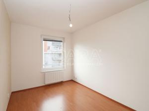Pronájem bytu 2+kk, Praha, Sazovická, 48 m2