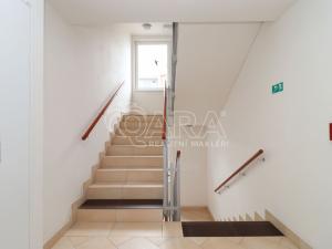 Pronájem bytu 2+kk, Praha, Sazovická, 48 m2