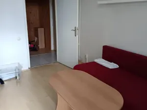 Prodej bytu 2+1, Karlovy Vary, Krymská, 54 m2