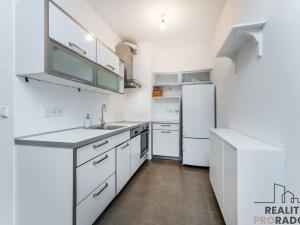 Prodej bytu 2+kk, Praha, Jeseniova, 56 m2