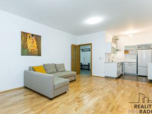 Prodej bytu 2+kk, Praha, Jeseniova, 56 m2
