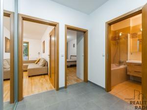 Prodej bytu 2+kk, Praha, Jeseniova, 56 m2