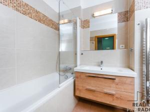 Prodej bytu 2+kk, Praha, Jeseniova, 56 m2