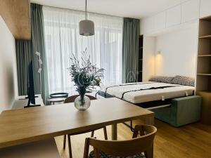 Pronájem bytu 1+kk, Praha - Holešovice, U průhonu, 32 m2