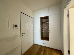 Pronájem bytu 1+kk, Praha - Holešovice, U průhonu, 32 m2