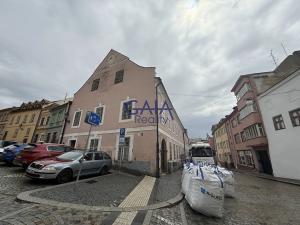 Prodej obchodního prostoru, Jindřichův Hradec, nám. Míru, 1200 m2