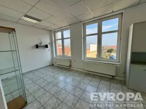 Pronájem kanceláře, Kralovice, nám. Osvobození, 54 m2