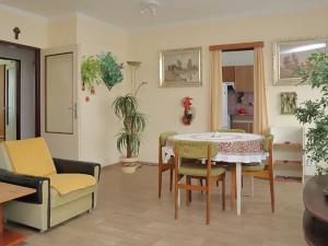 Prodej bytu 3+1, Benešov, Pražského povstání, 73 m2