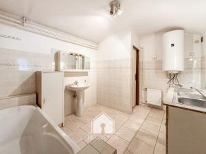 Prodej rodinného domu, Libouchec, 260 m2