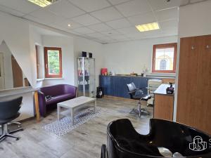 Pronájem obchodního prostoru, Sokolov, nábřeží Petra Bezruče, 31 m2