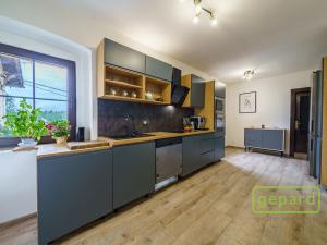 Prodej bytu 2+1, Karlovy Vary, Pražská silnice, 72 m2