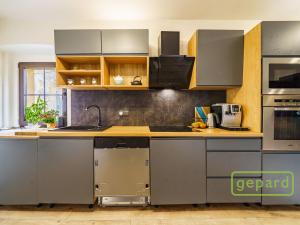Prodej bytu 2+1, Karlovy Vary, Pražská silnice, 72 m2