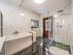 Prodej bytu 3+1, Karlovy Vary, Pražská silnice, 130 m2