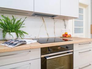 Pronájem bytu 2+kk, Praha - Vinohrady, Lucemburská, 57 m2