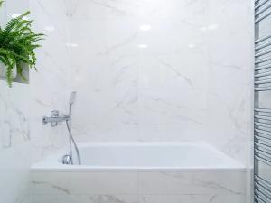 Pronájem bytu 2+kk, Praha - Vinohrady, Lucemburská, 57 m2