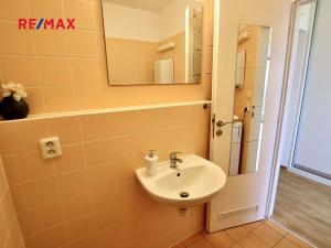 Pronájem bytu 1+kk, Praha - Kbely, Pod Nouzovem, 32 m2