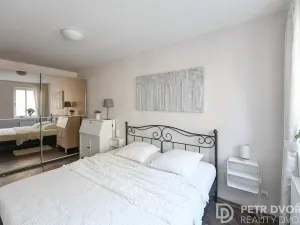 Pronájem bytu 3+kk, Praha - Vinohrady, Záhřebská, 68 m2