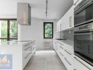 Pronájem rodinného domu, Praha - Lhotka, Na dlouhé mezi, 436 m2