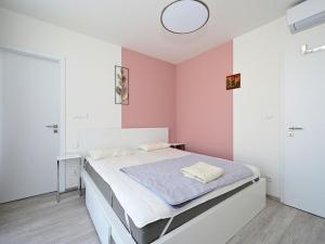 Pronájem bytu 3+kk, Praha - Košíře, Hlaváčkova, 85 m2