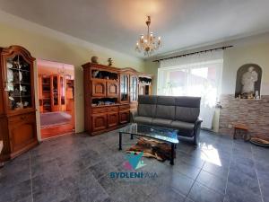 Prodej rodinného domu, Dubí, 370 m2