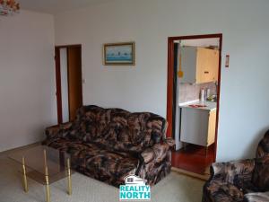 Prodej bytu 2+1, Hostinné, Sídliště, 45 m2