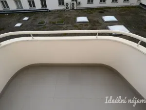 Pronájem bytu 1+1, Brno, Mojmírovo náměstí, 36 m2