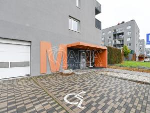 Pronájem bytu 2+kk, Praha - Vysočany, Strnadových, 57 m2