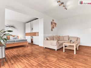 Prodej bytu 2+1, Měděnec, Náměstí, 72 m2