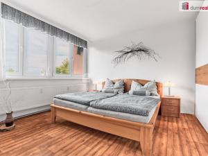 Prodej bytu 2+1, Měděnec, Náměstí, 72 m2