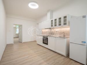 Pronájem bytu 3+1, Praha, Americká, 93 m2
