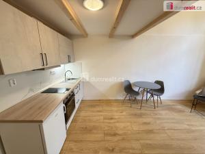 Pronájem bytu 1+kk, Praha - Smíchov, Na Valentince, 38 m2