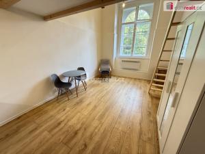 Pronájem bytu 1+kk, Praha - Smíchov, Na Valentince, 38 m2