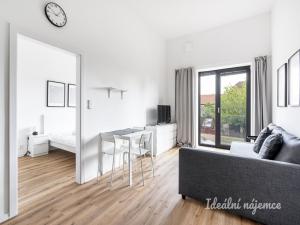 Pronájem bytu 2+kk, Praha - Kyje, Za černým mostem, 58 m2