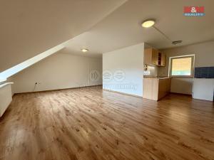 Pronájem bytu 1+kk, Kladno - Švermov, Havlíčkovo nám., 38 m2