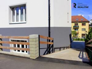 Pronájem bytu 1+kk, Karlovy Vary - Drahovice, Lidická, 34 m2