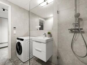 Pronájem bytu 3+kk, Praha - Modřany, Československého exilu, 61 m2