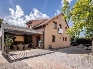 Prodej rodinného domu, Zeleneč, Jitrocelová, 150 m2