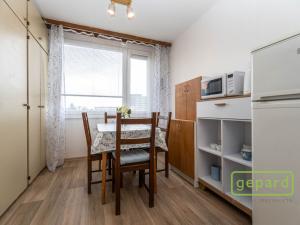 Pronájem bytu 3+1, Praha, Štíbrova, 66 m2