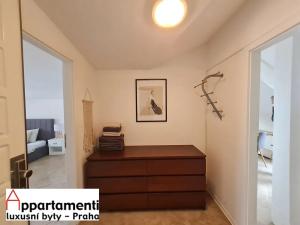 Prodej bytu 2+kk, Praha - Nové Město, V tůních, 64 m2