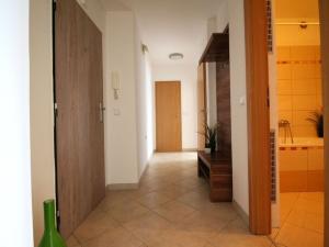 Pronájem bytu 2+kk, Praha - Záběhlice, Trenčínská, 48 m2