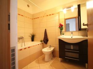 Pronájem bytu 2+kk, Praha - Záběhlice, Trenčínská, 48 m2