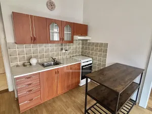 Pronájem bytu 2+kk, Praha - Vysočany, Špitálská, 57 m2