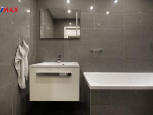 Prodej bytu 2+kk, Opava - Město, Kolářská, 48 m2