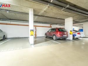 Pronájem garážového stání, Praha - Vysočany, Poděbradská, 15 m2