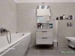 Pronájem bytu 2+kk, Praha - Kbely, Luštěnická, 48 m2