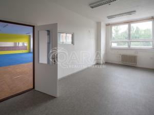 Pronájem kanceláře, Mělník, Bezručova, 261 m2