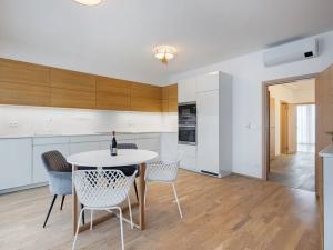 Pronájem bytu 4+kk, Praha - Karlín, Breitfeldova, 110 m2