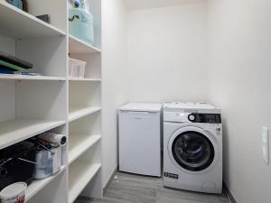 Pronájem bytu 4+kk, Praha - Karlín, Breitfeldova, 110 m2
